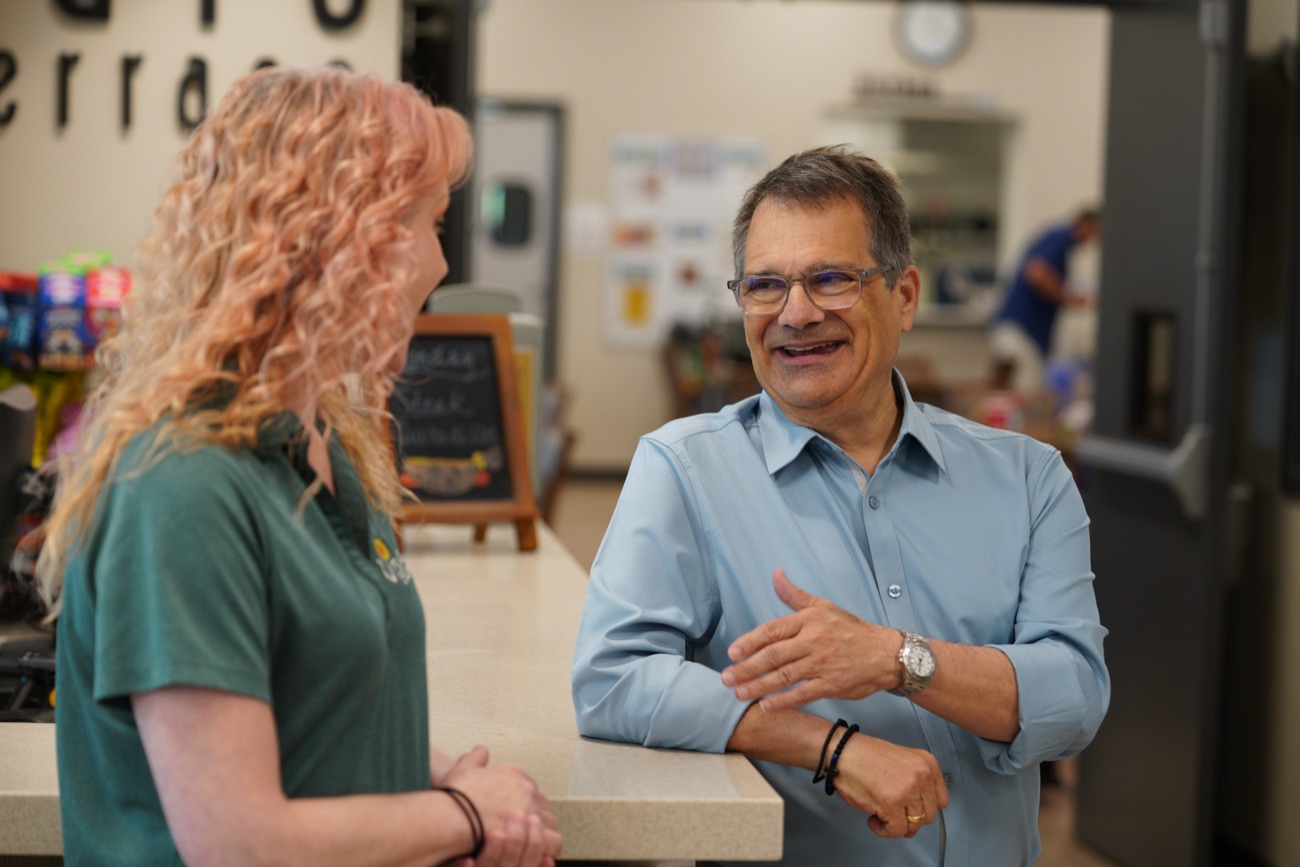 Gus with constituents